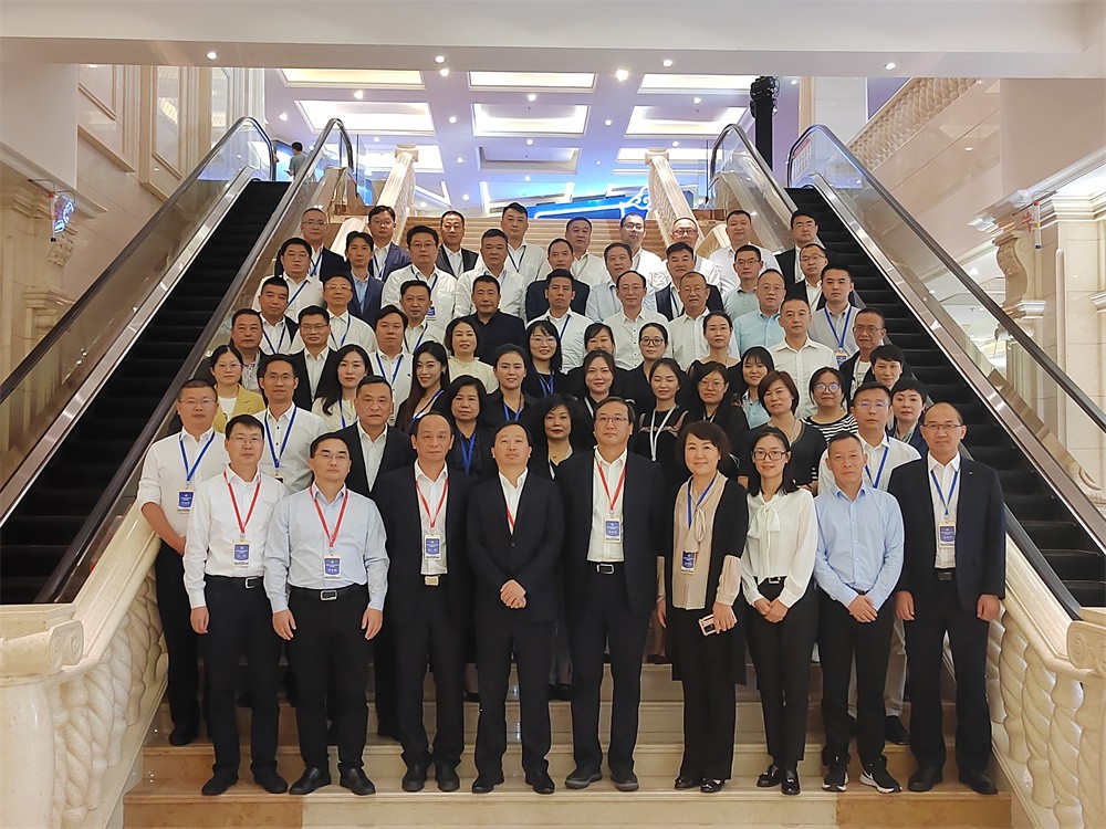 大合照(夏書記不在正中間,需要推敲下).jpg 大合照(夏書記不在正中間,需要推敲下).jpg